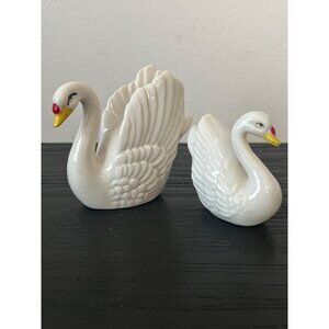 VTG Porcelain Swan Salt & Pepper Shakers Granny/Cottage Core Farmhouse Japan